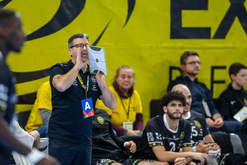 Le groupe v Aix-en-Provence
