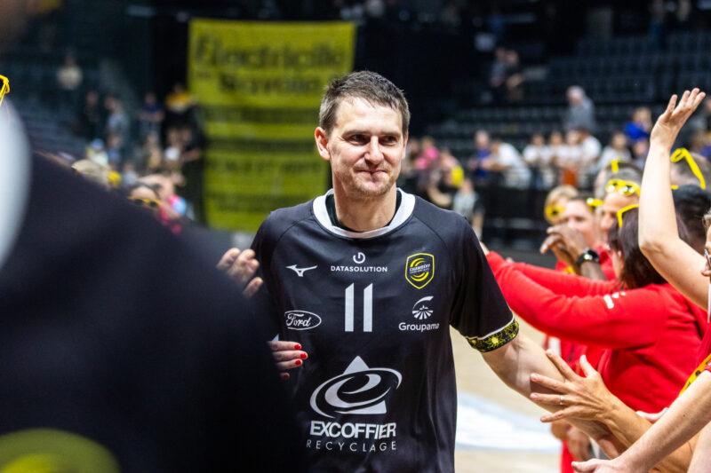Assistez aux matchs amicaux !