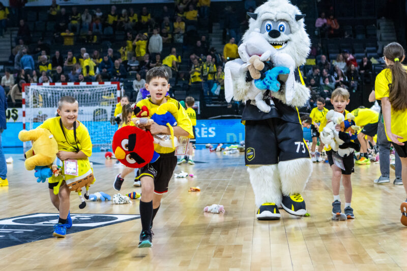 Un lancer de 1394 peluches !