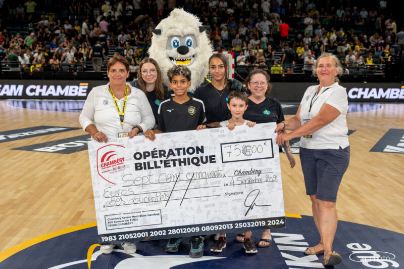 Un don de 750€ pour l'association Les Lucioles !
